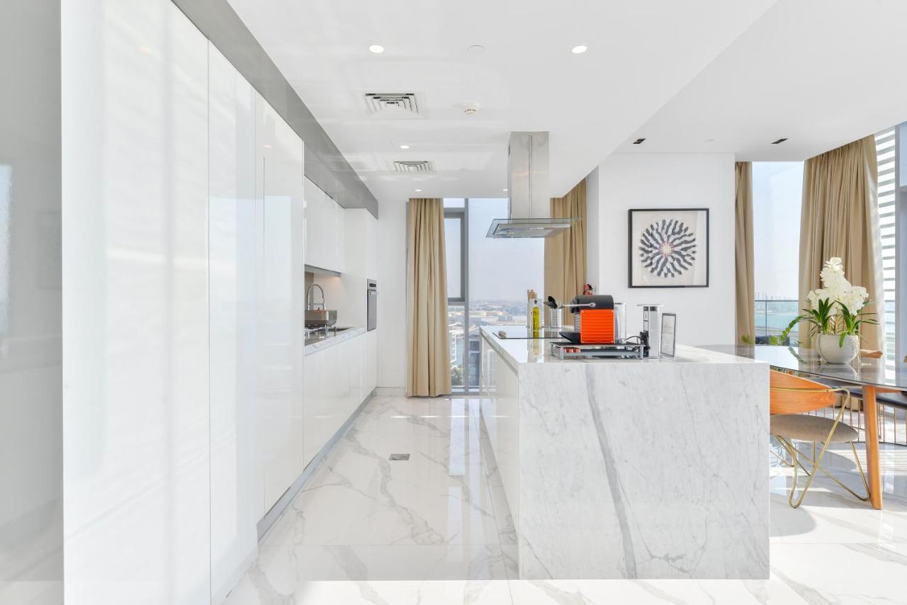 Luxe 3 Bedroom Oceanfront Apartment In The Heart Of Bluewaters Island Dubai Exterior foto